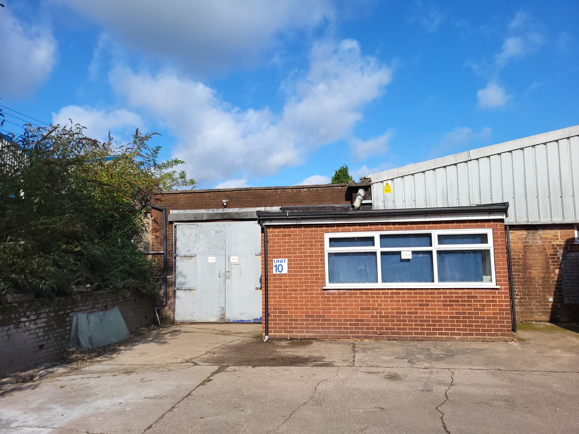 Commercial Units to let Burntwood Boxpod